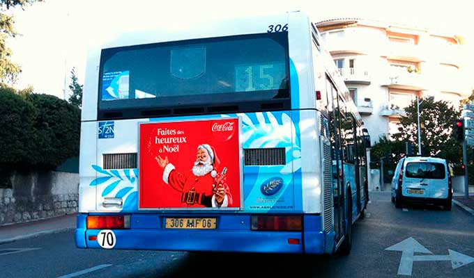 Affiche publicitaire cul de bus